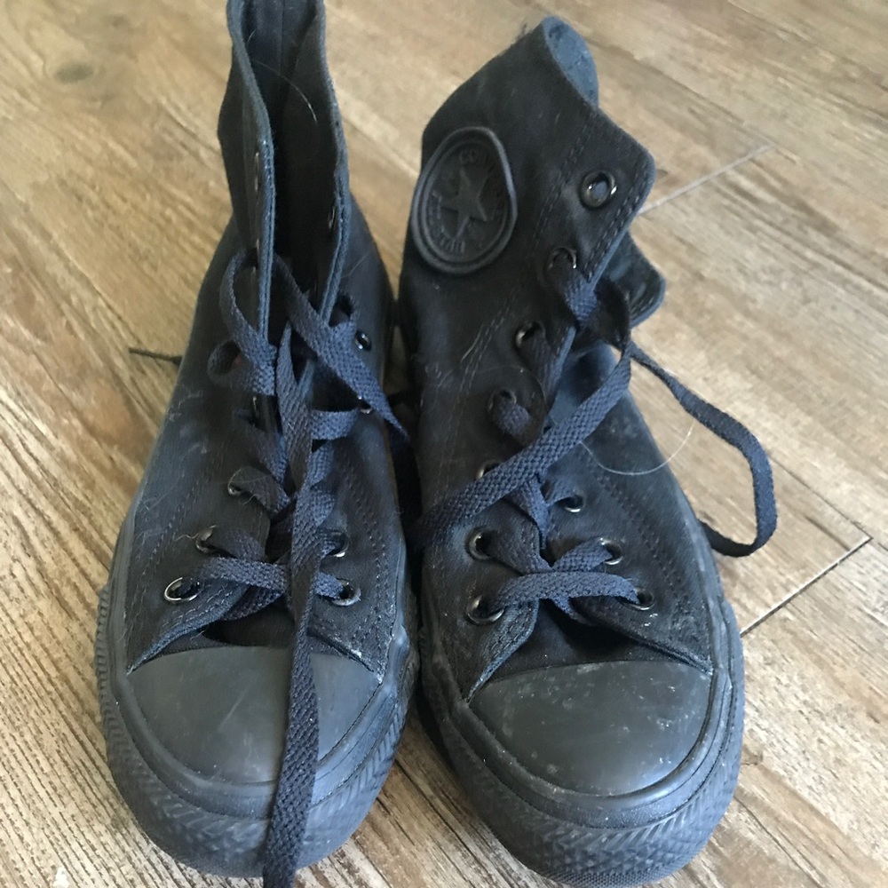 All black converse. Women's size 7